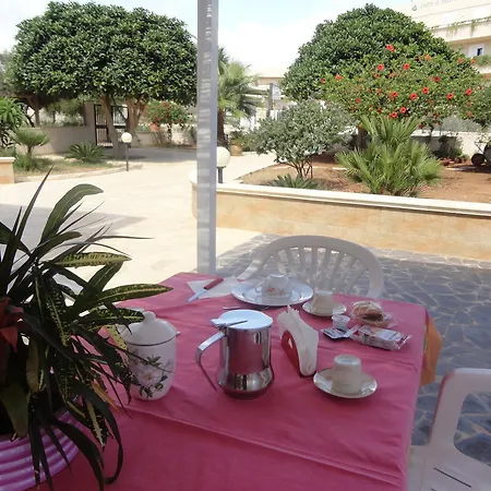 فندق مبيت وإفطار Punta Di Mola 4*