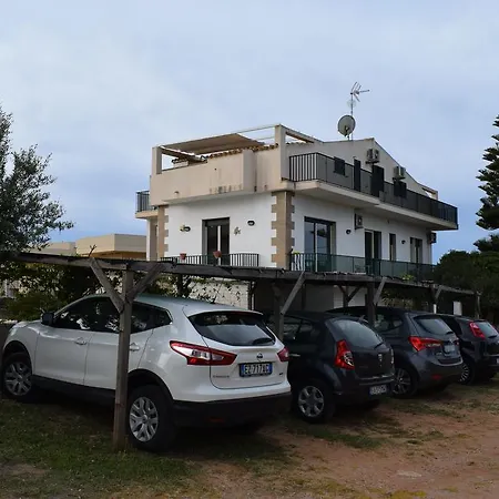 فندق مبيت وإفطار Punta Di Mola مارينا دي راغوزا