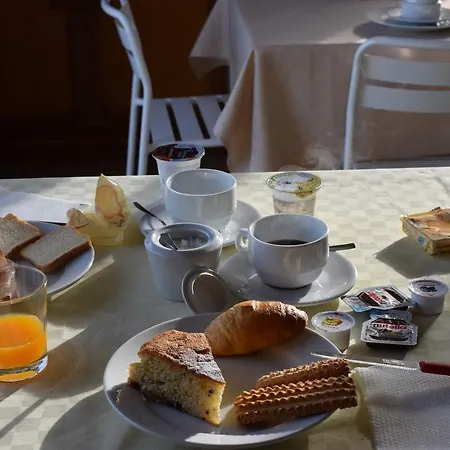 Punta Di Mola فندق مبيت وإفطار