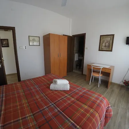 Punta Di Mola مارينا دي راغوزا