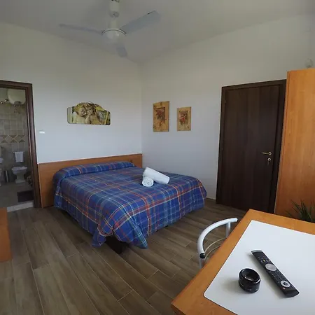 Punta Di Mola فندق مبيت وإفطار